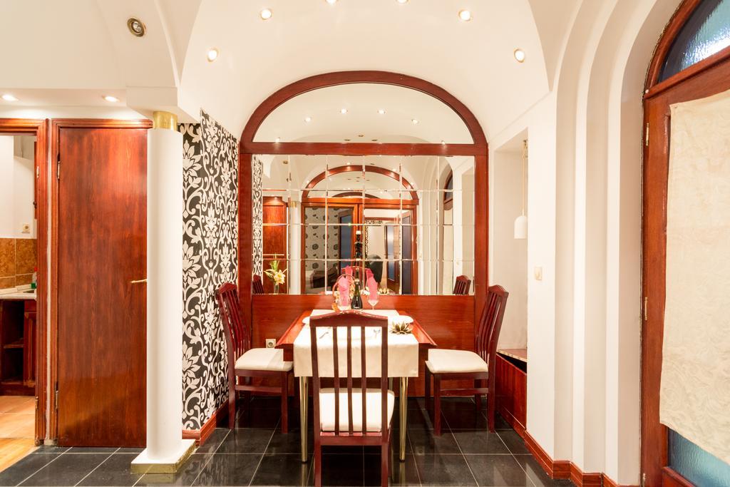 Apartment Stefanon 4 Белград Номер фото